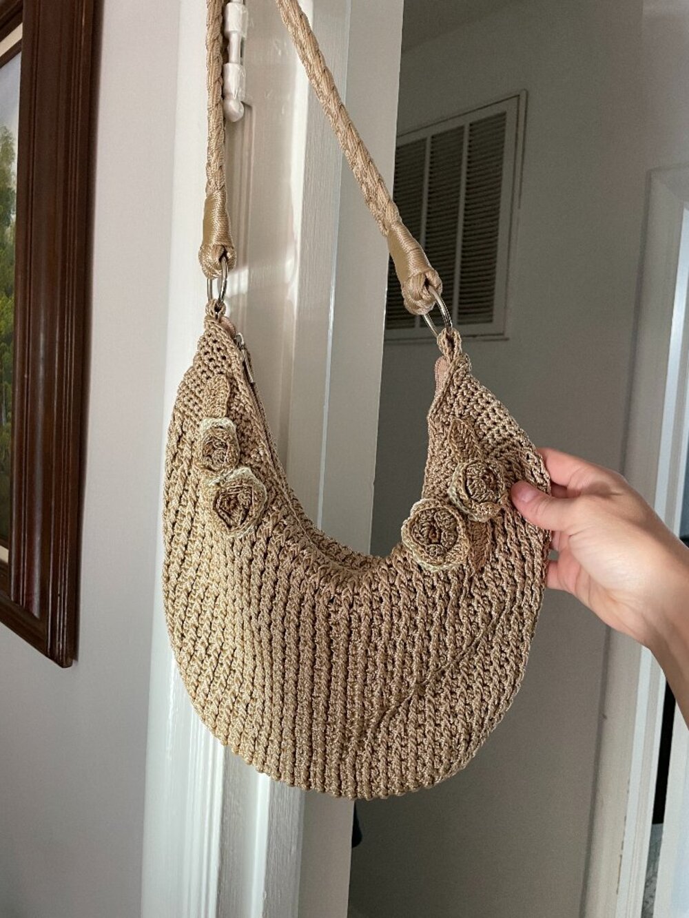 Woven Crescent‑Shape Boho Handbag – Braided Strap – Neutral Tan